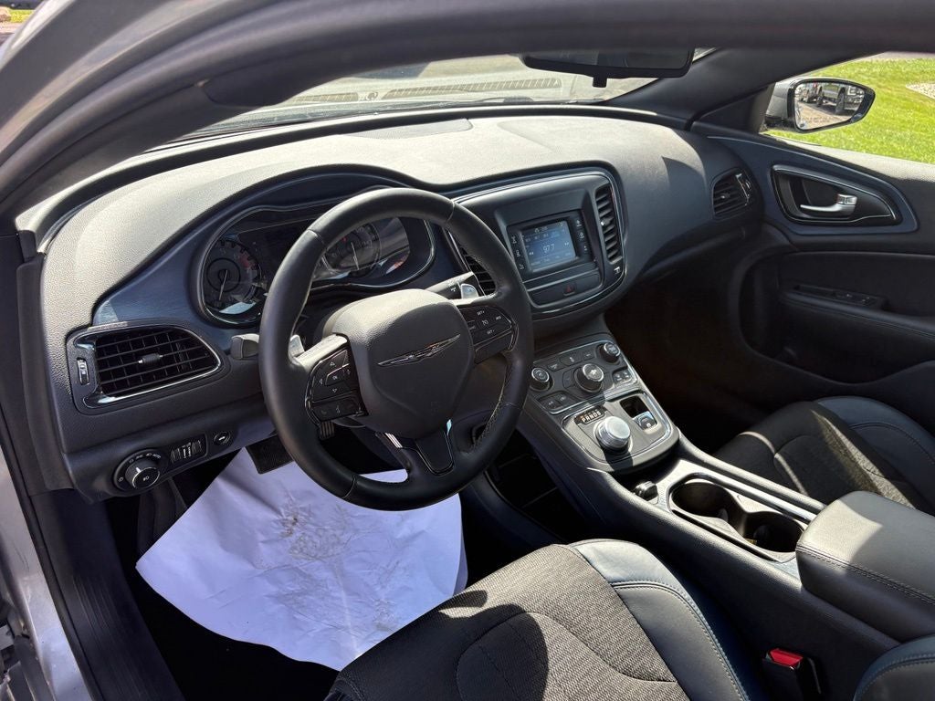 2016 Chrysler 200 S
