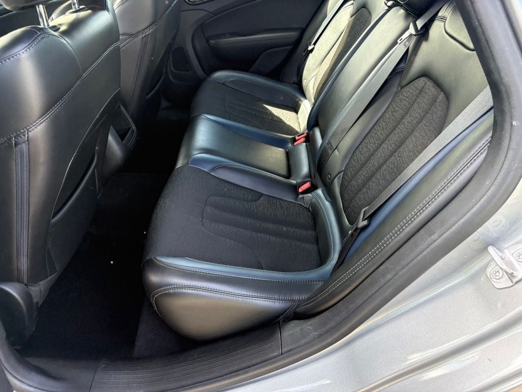 2016 Chrysler 200 S