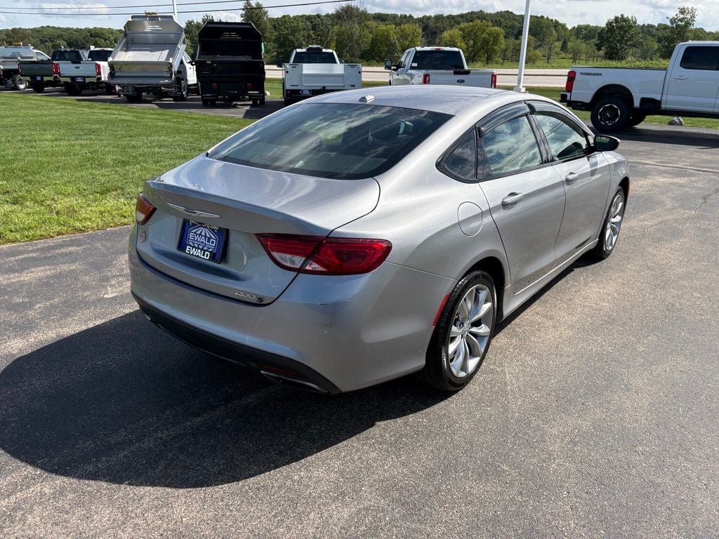 2016 Chrysler 200 S