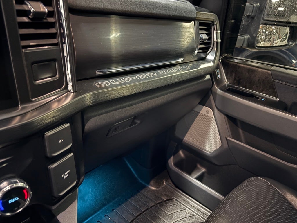 2024 Ford F-550SD Lariat DRW