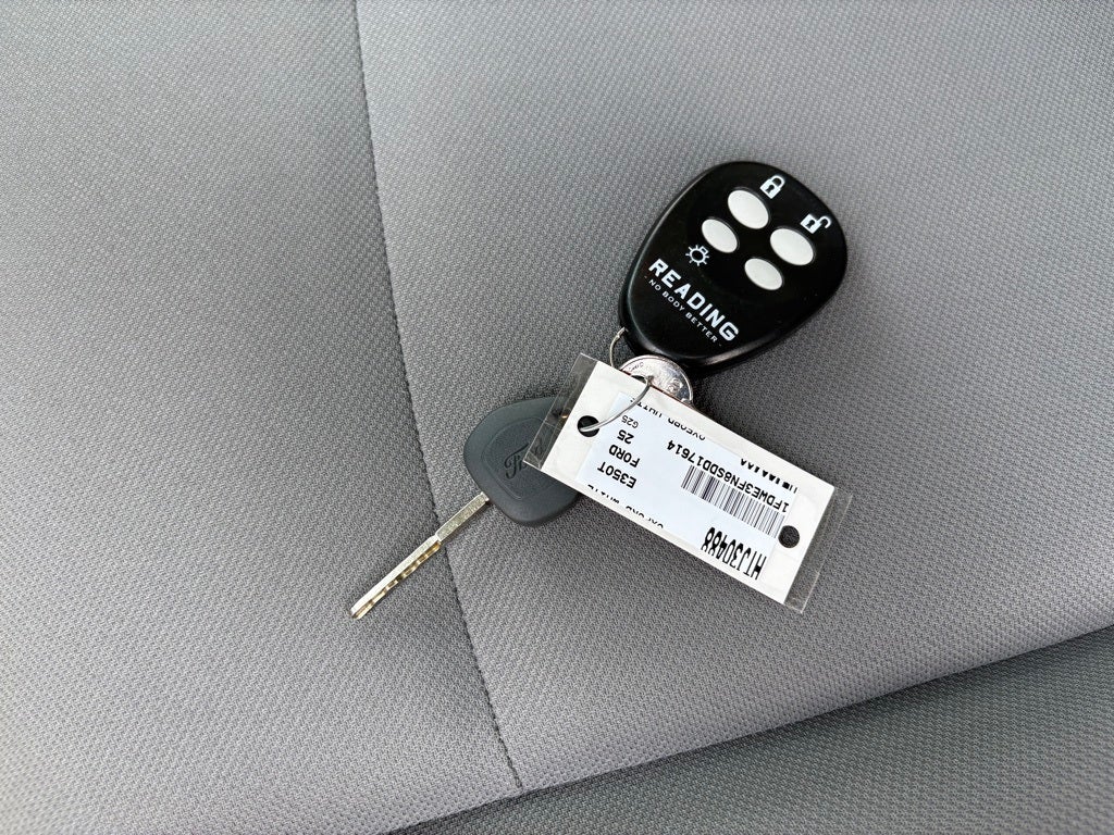 2025 Ford E-350SD Base Cutaway