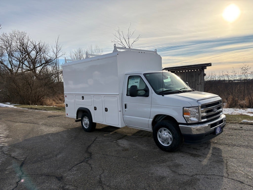 2026 Ford E-350SD Base Cutaway