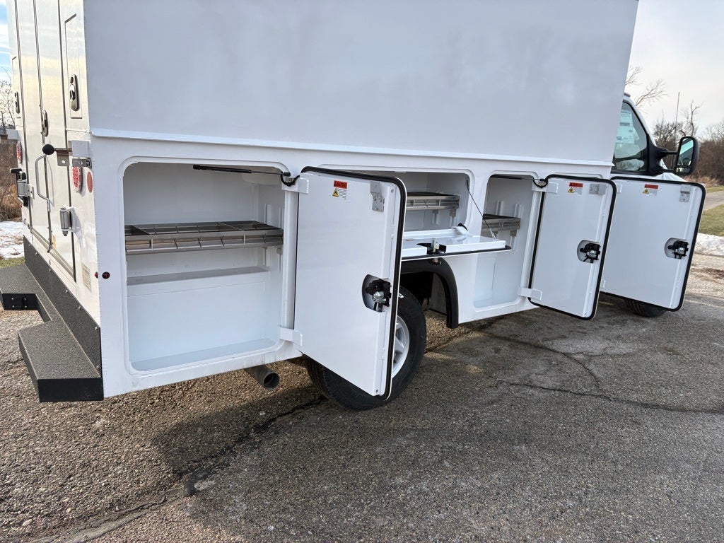 2026 Ford E-350SD Base Cutaway
