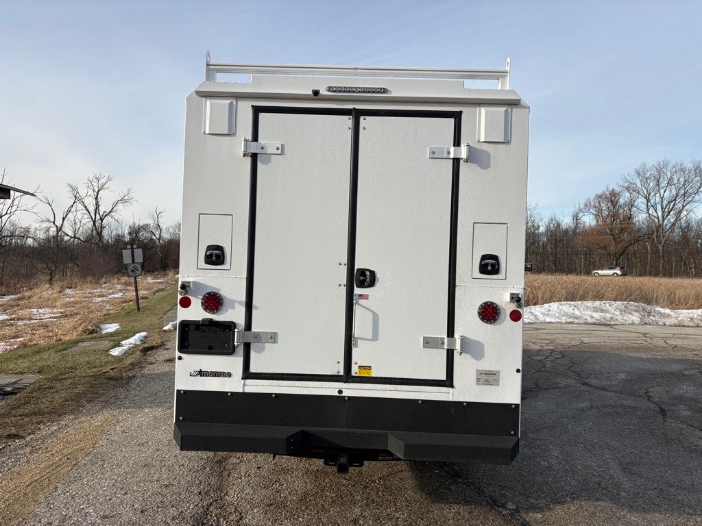 2026 Ford E-350SD Base Cutaway