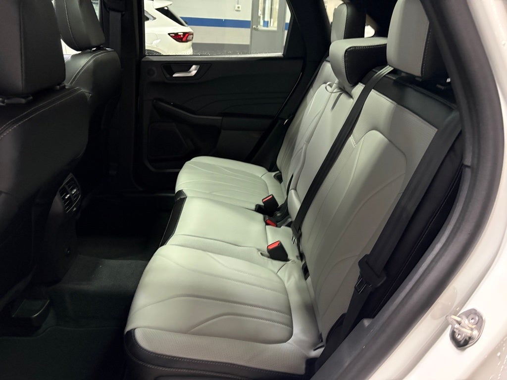 2026 Ford Escape Platinum