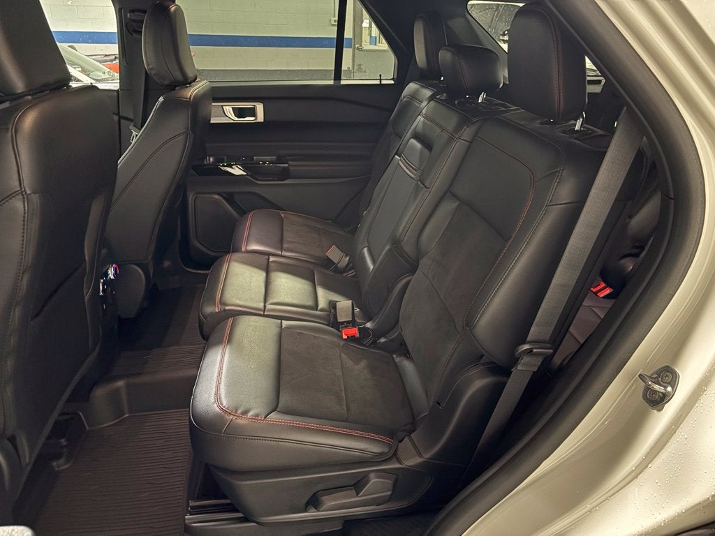 2024 Ford Explorer ST-Line