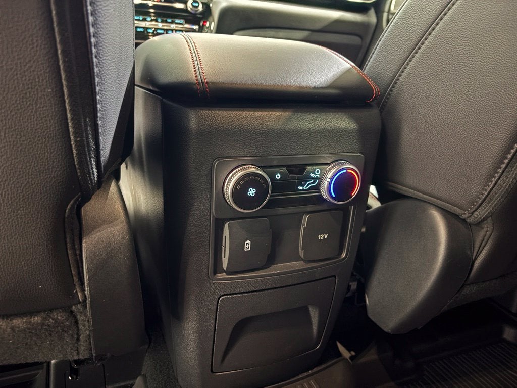 2024 Ford Explorer ST-Line