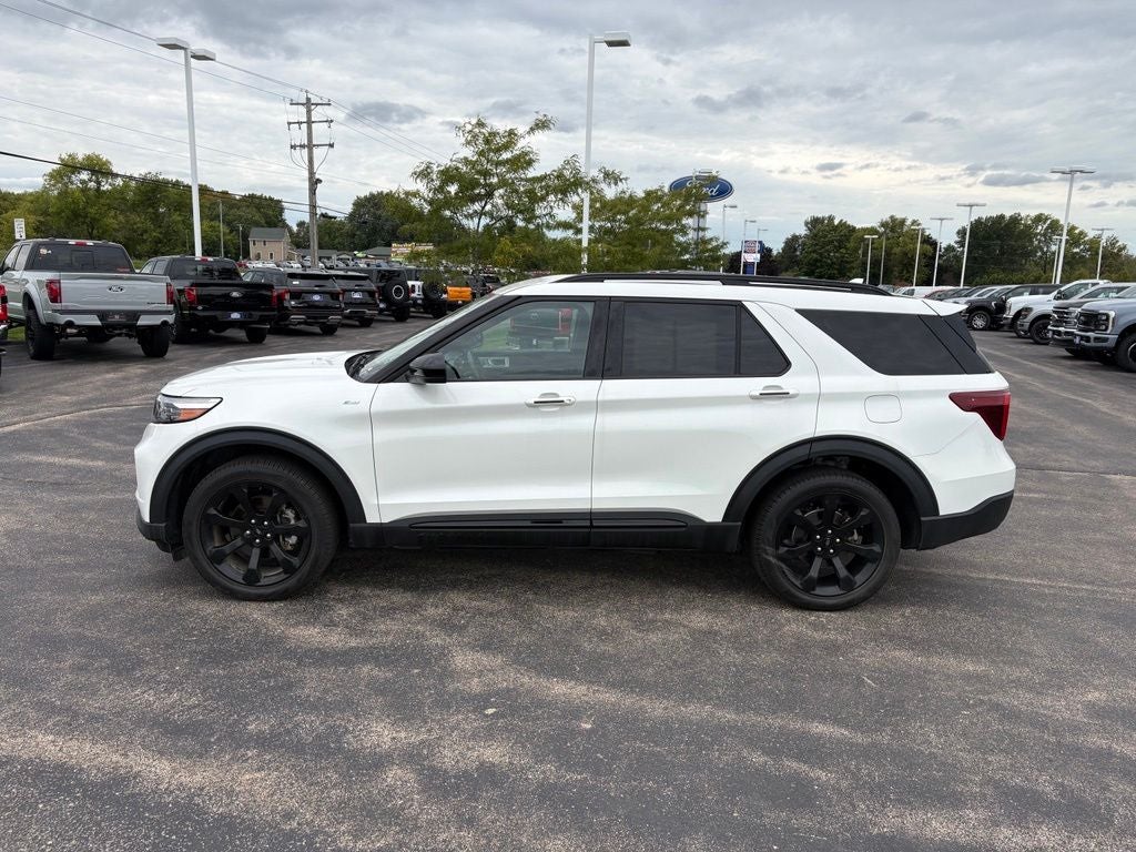 2024 Ford Explorer ST-Line