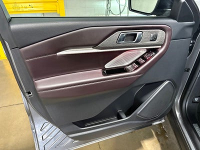 2025 Ford Explorer Platinum