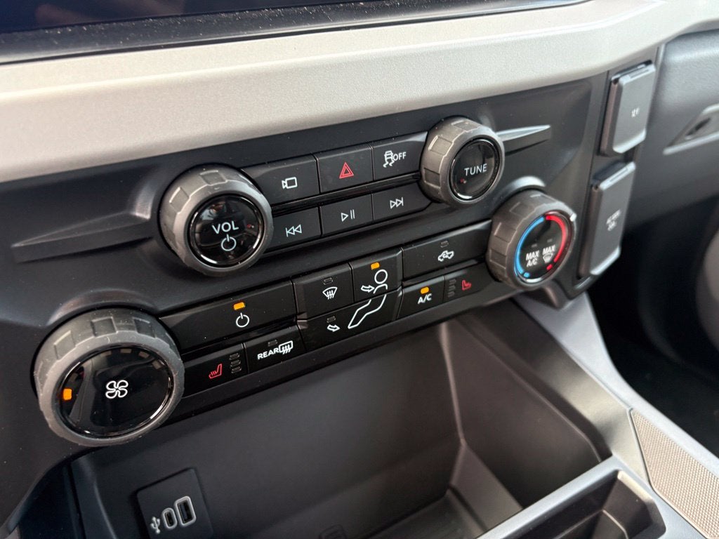 2027 Ford F-250SD XLT
