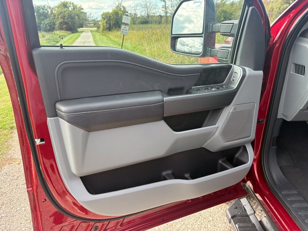 2027 Ford F-250SD XLT