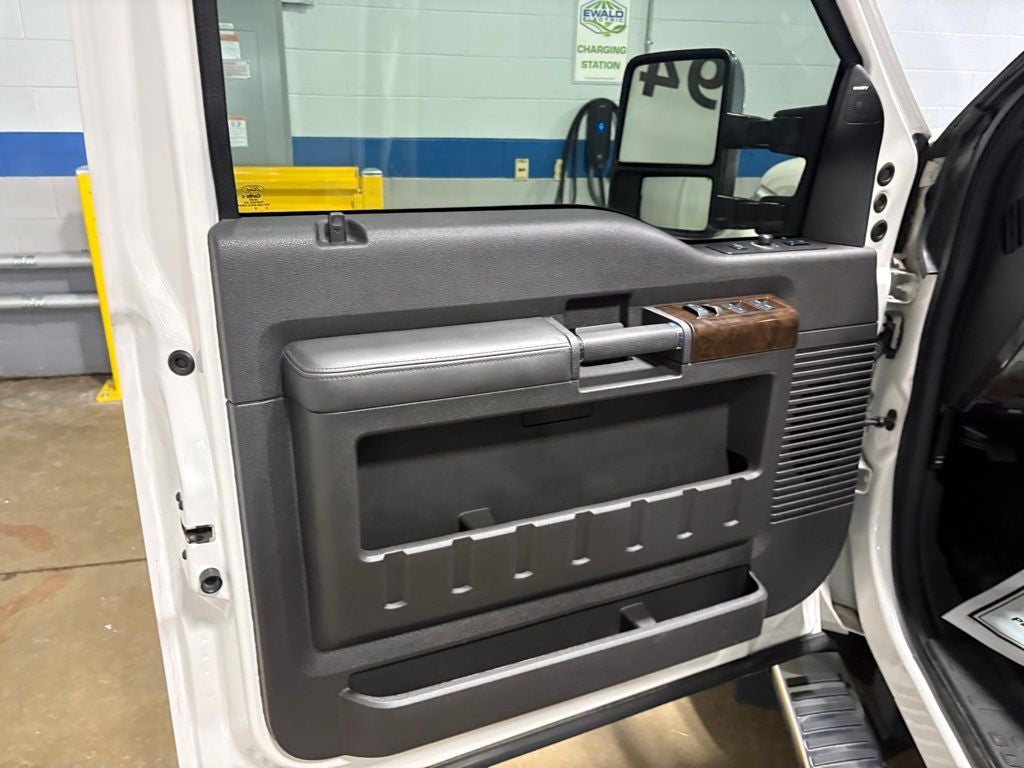 2015 Ford F-350SD Lariat DRW