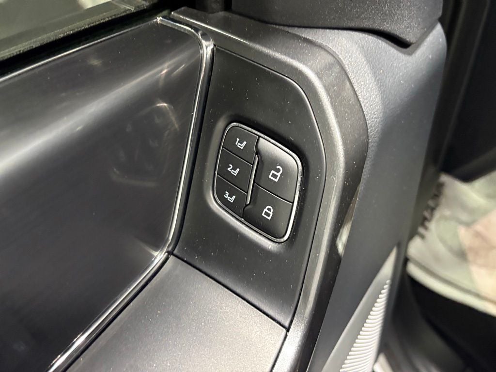 2023 Ford F-150 Lariat BLACK OPS