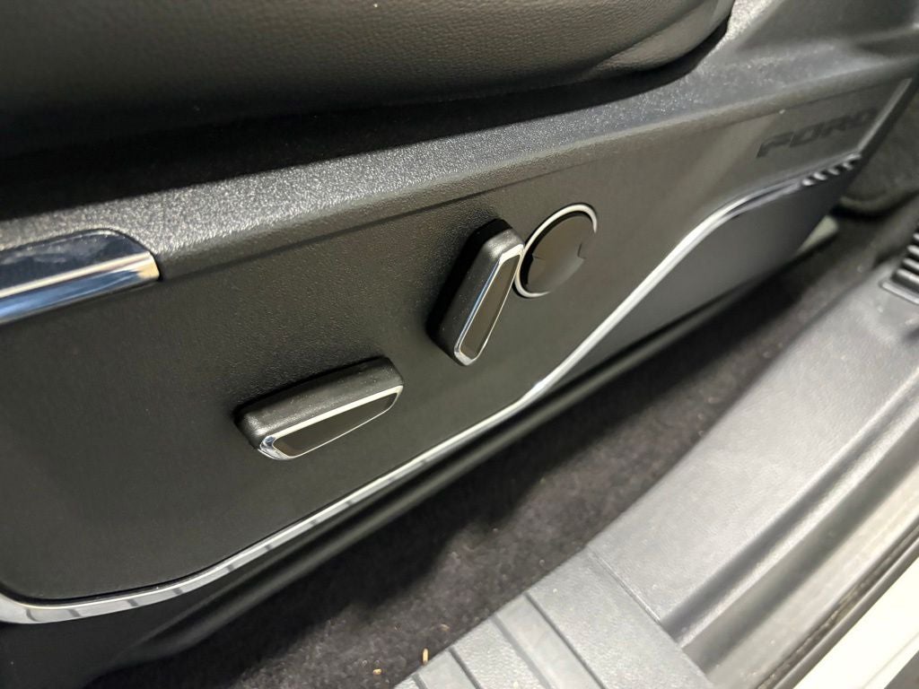 2023 Ford F-150 Lariat BLACK OPS