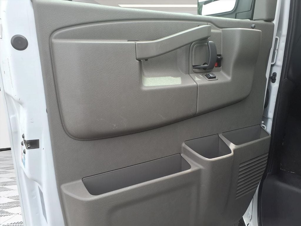 2024 Chevrolet Express 3500 LT Passenger