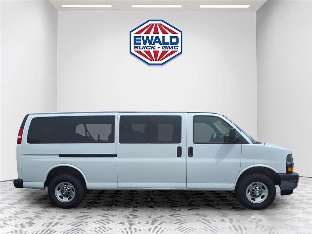 2024 Chevrolet Express 3500 LT Passenger