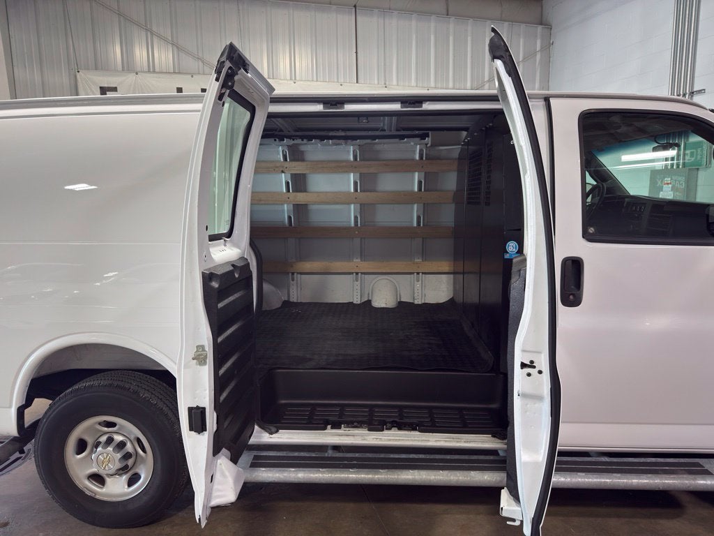 2025 Chevrolet Express 2500 Work Van Cargo