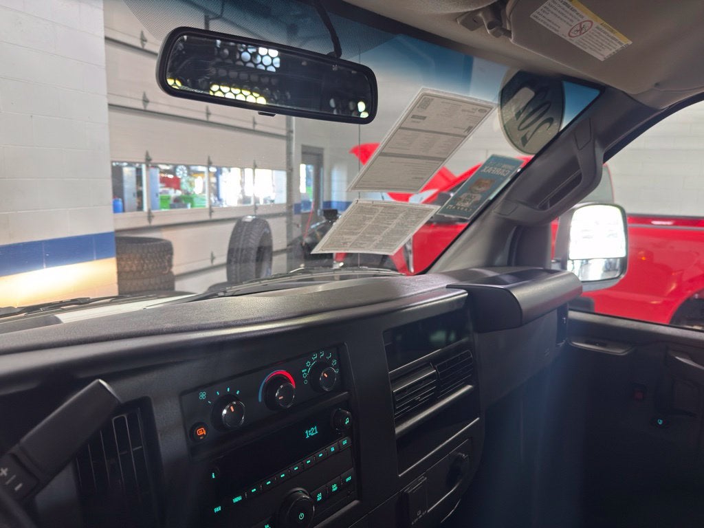2025 Chevrolet Express 2500 Work Van Cargo