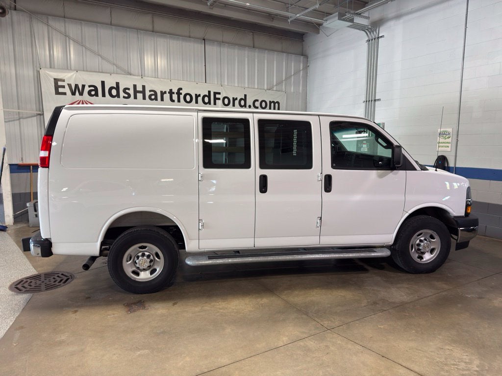 2025 Chevrolet Express 2500 Work Van Cargo