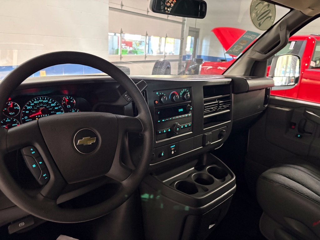 2025 Chevrolet Express 2500 Work Van Cargo