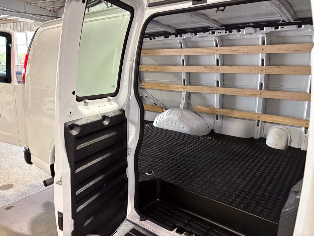 2025 Chevrolet Express 2500 Work Van Cargo