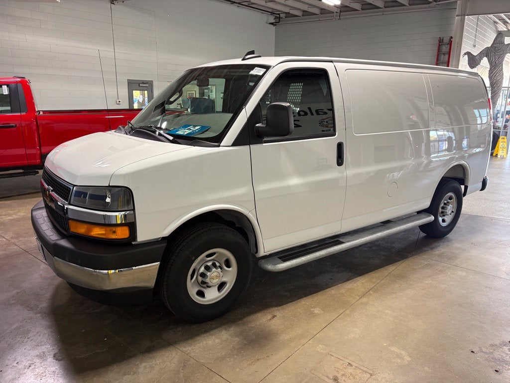 2025 Chevrolet Express 2500 Work Van Cargo