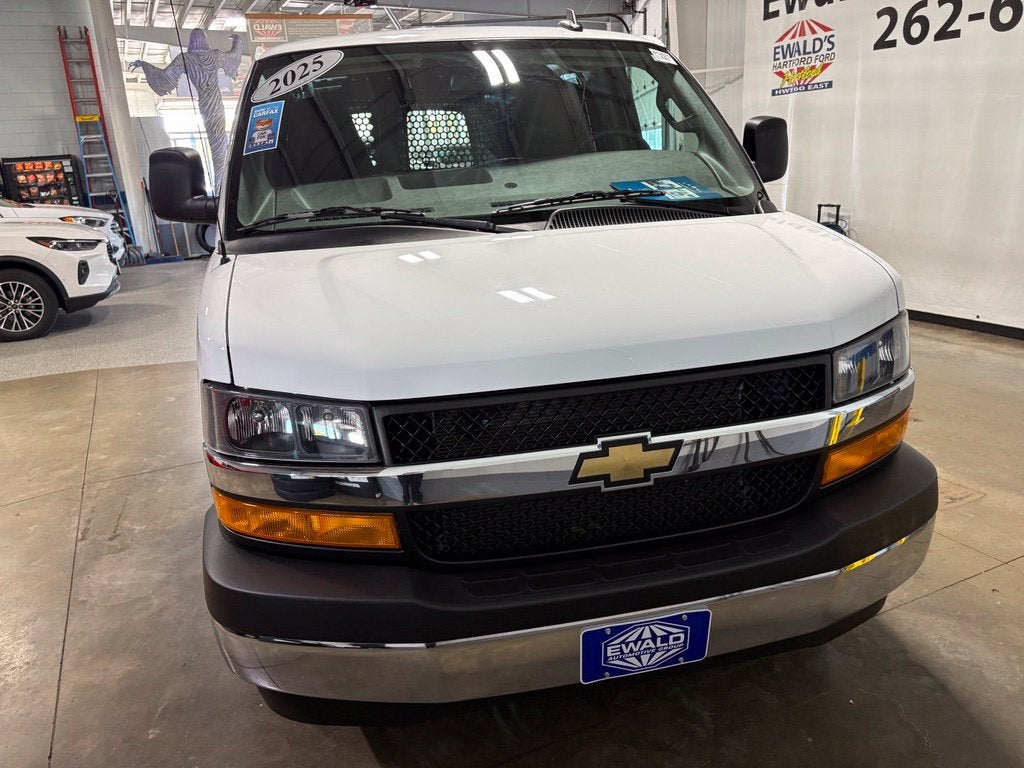 2025 Chevrolet Express 2500 Work Van Cargo