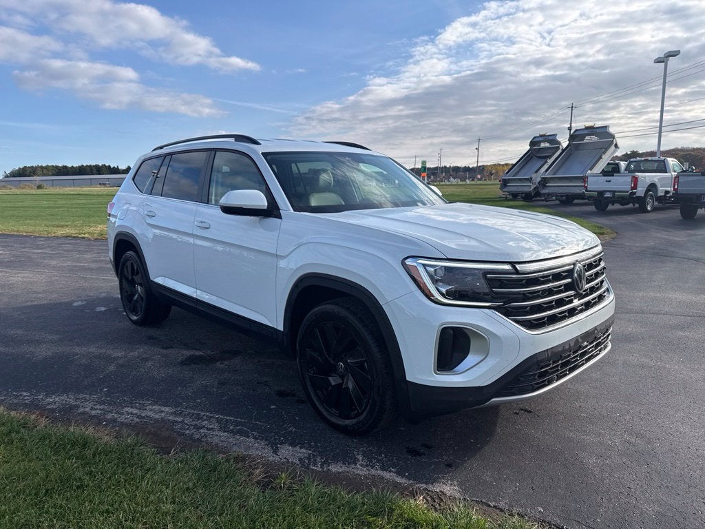 2024 Volkswagen Atlas 2.0T SE w/Technology
