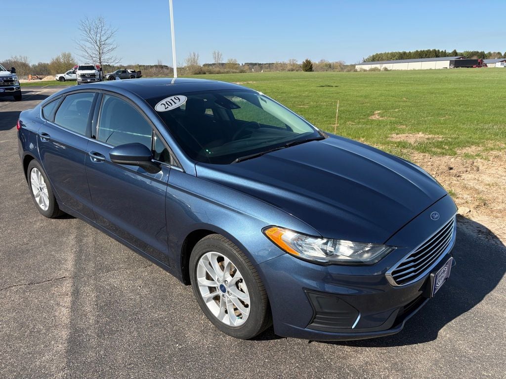 Used 2019 Ford Fusion SE with VIN 3FA6P0HD8KR250768 for sale in Hartford, WI