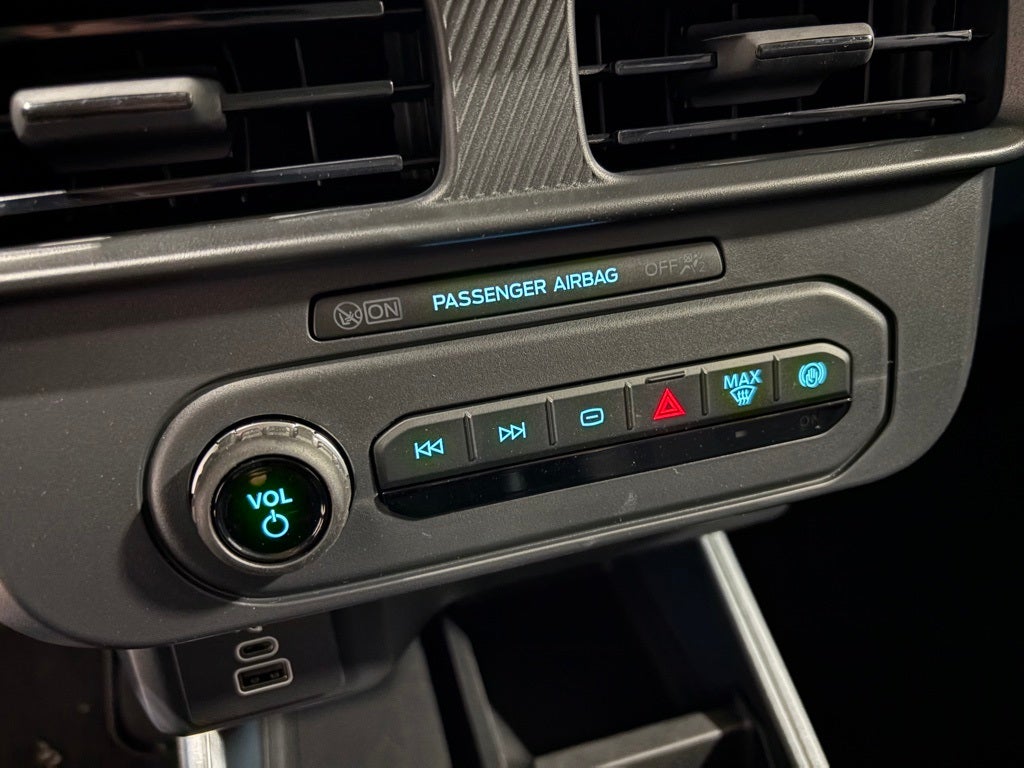 2025 Ford Maverick XL