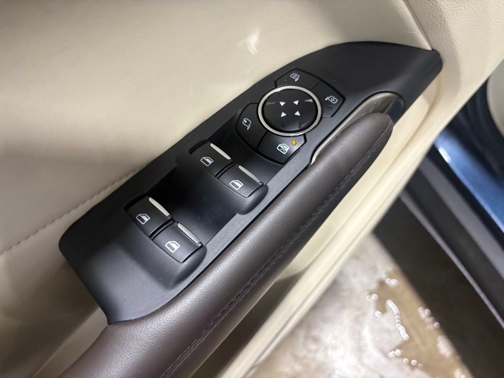 2015 Lincoln MKC Base