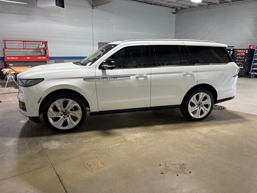 2025 Lincoln Navigator Reserve