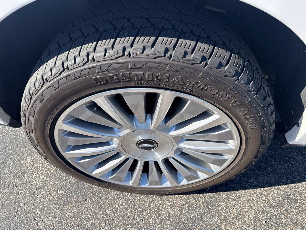 2015 Lincoln Navigator L Base