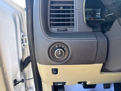2015 Lincoln Navigator L Base