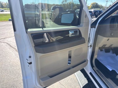 2015 Lincoln Navigator L Base