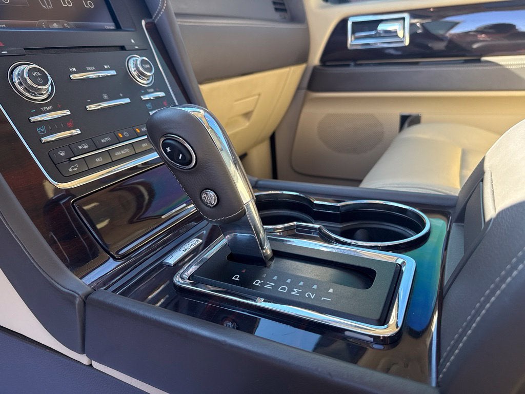 2015 Lincoln Navigator L Base