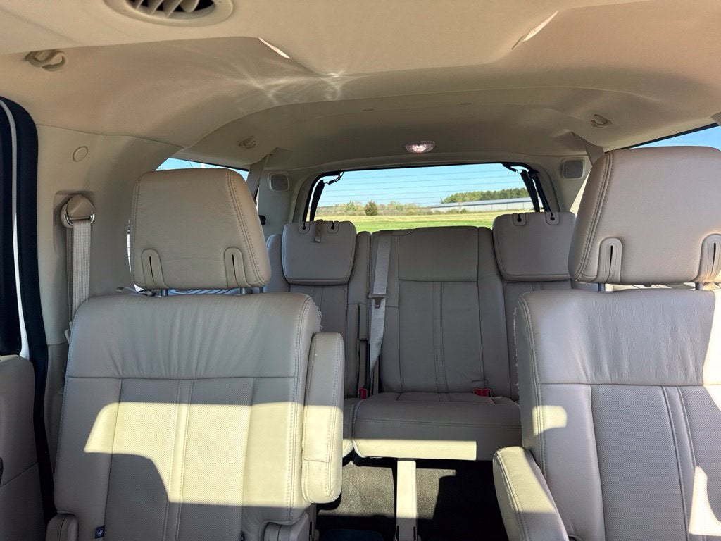 2015 Lincoln Navigator L Base