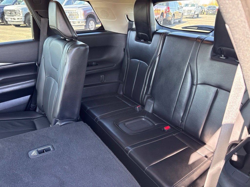 2025 INFINITI QX60 LUXE