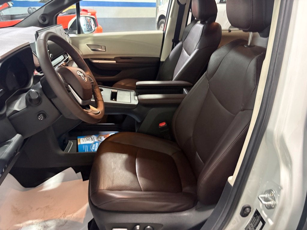 2022 Toyota Sienna Platinum 7 Passenger