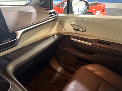 2022 Toyota Sienna Platinum 7 Passenger