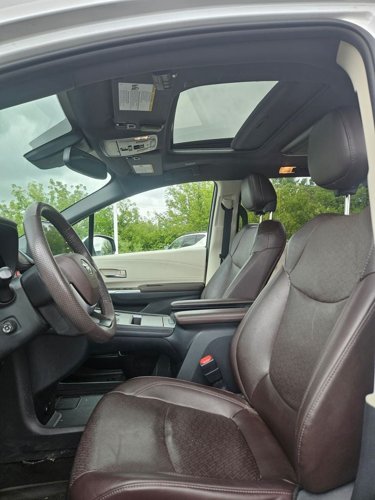 2022 Toyota Sienna Platinum 7 Passenger