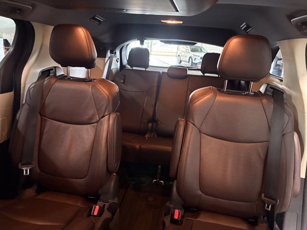 2022 Toyota Sienna Platinum 7 Passenger