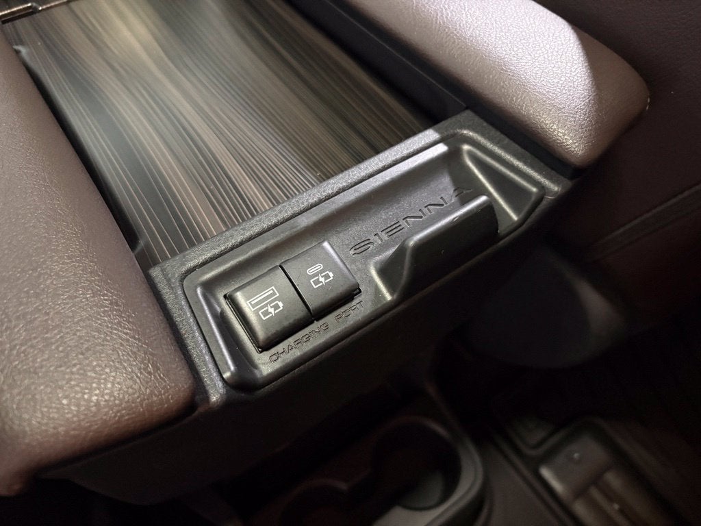 2022 Toyota Sienna Platinum 7 Passenger
