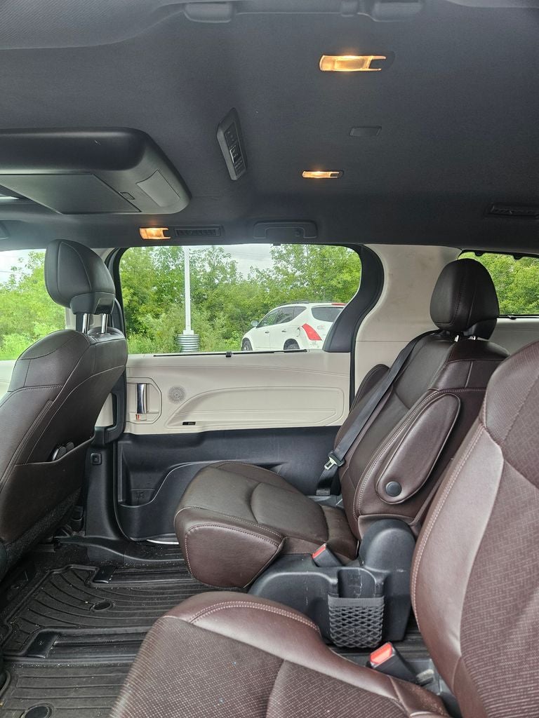 2022 Toyota Sienna Platinum 7 Passenger