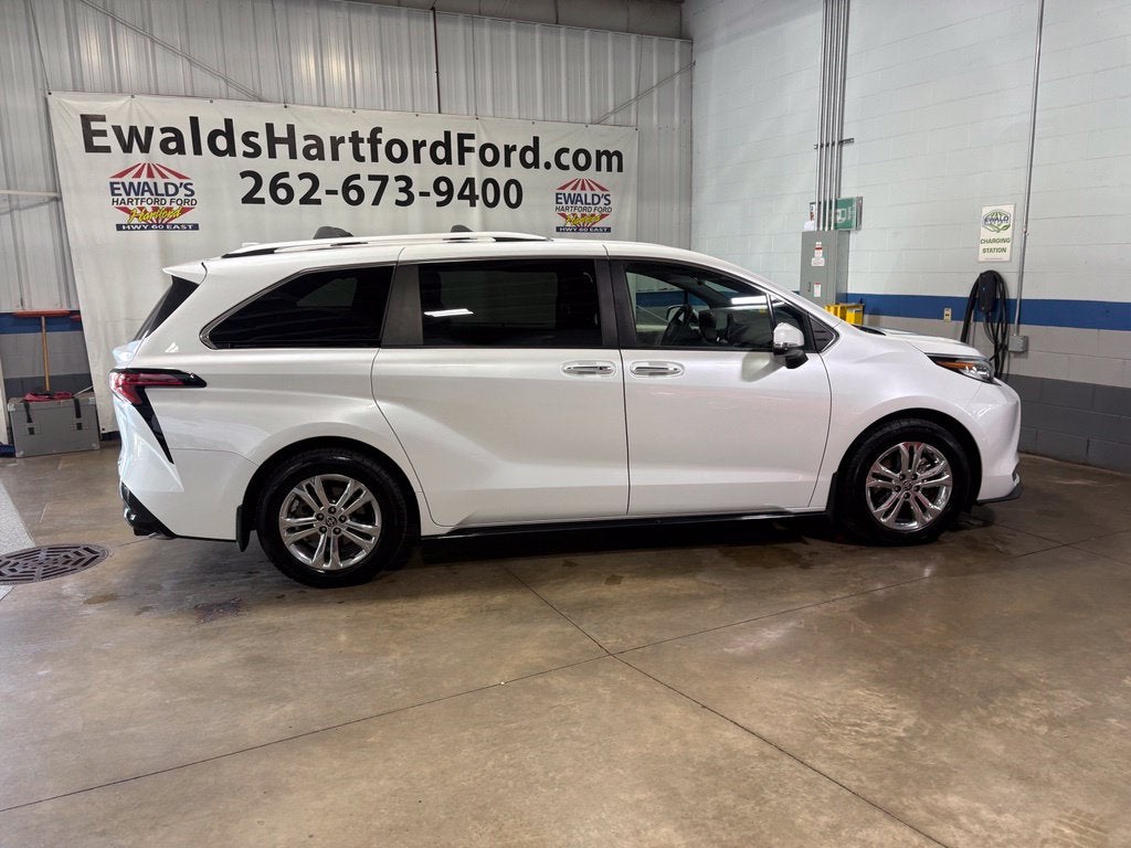 2022 Toyota Sienna Platinum 7 Passenger
