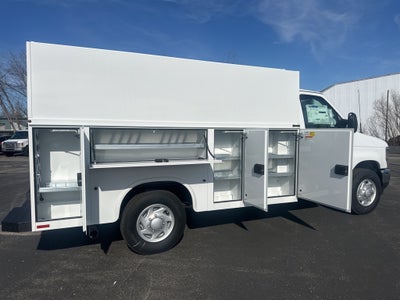 2025 Ford E-350SD Base Cutaway