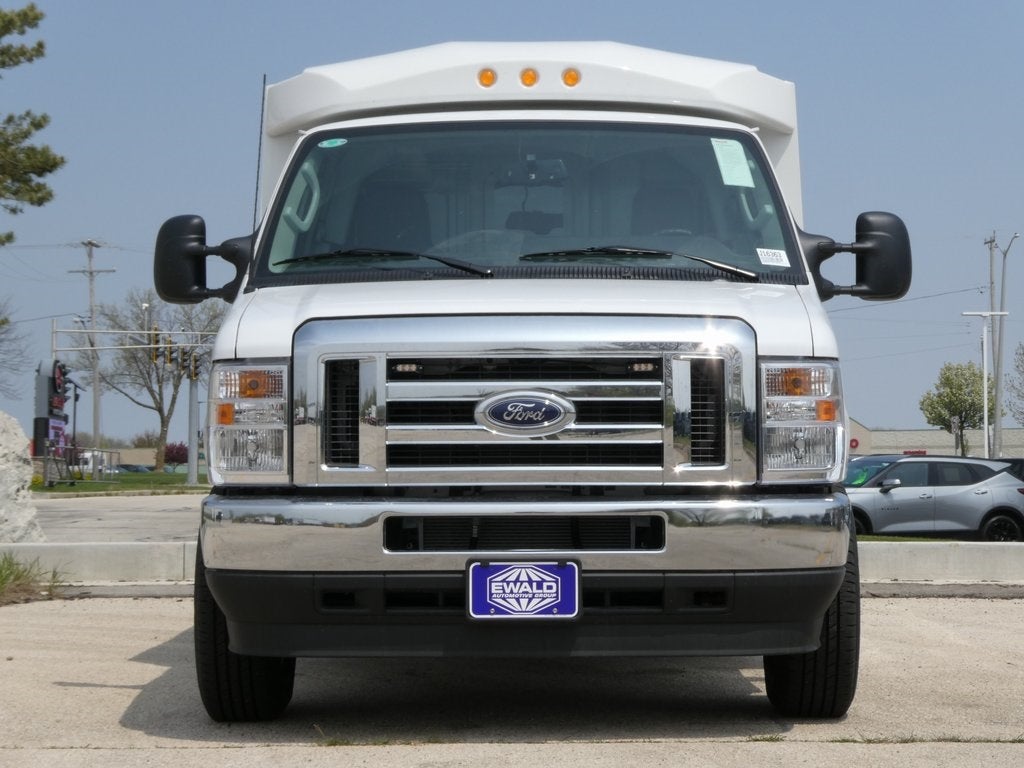 2025 Ford E-350SD Base Cutaway