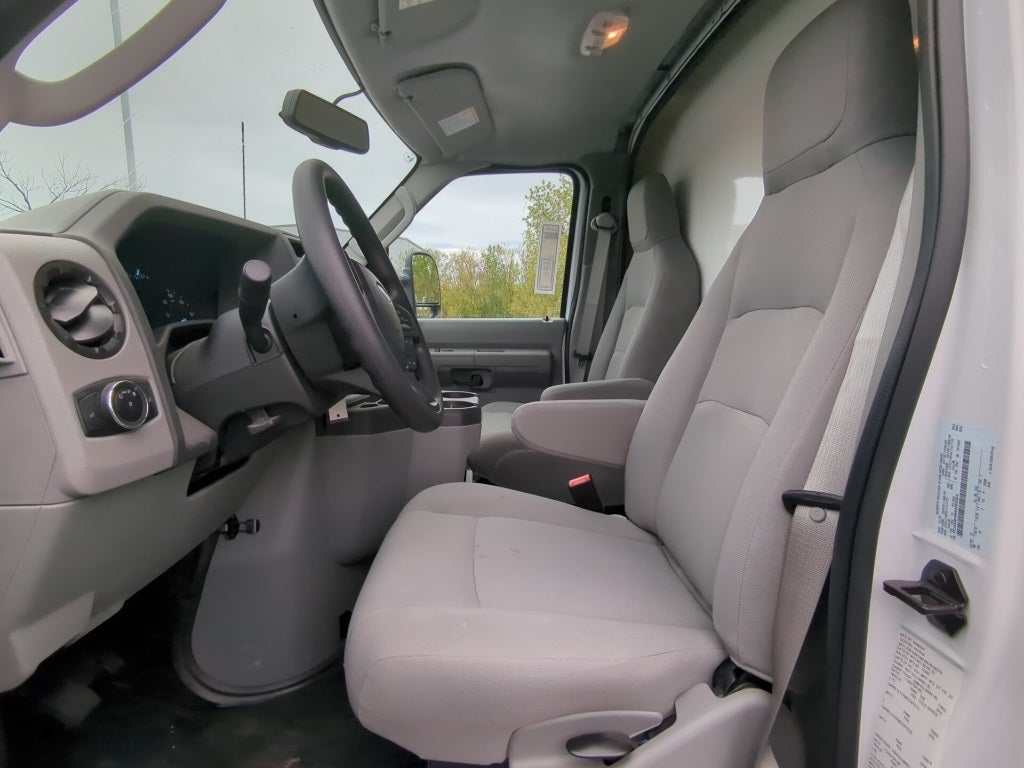 2024 Ford E-450SD Base DRW